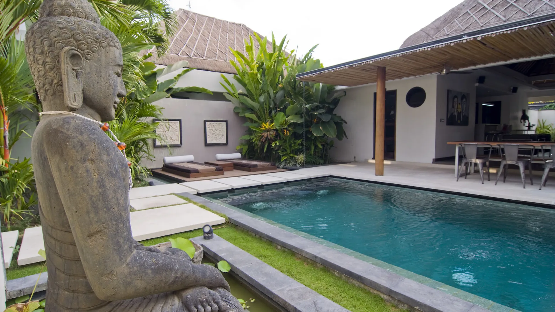 Villa Putih Seminyak  Indonesia